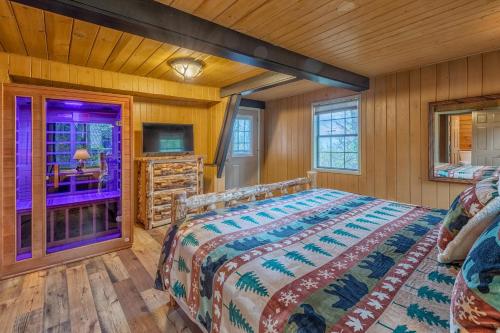 Gatlinburg Cabin With Breathtaking Views, Hot Tub, Sauna, 10 min to downtown and National Park in Gatlinburg, USA