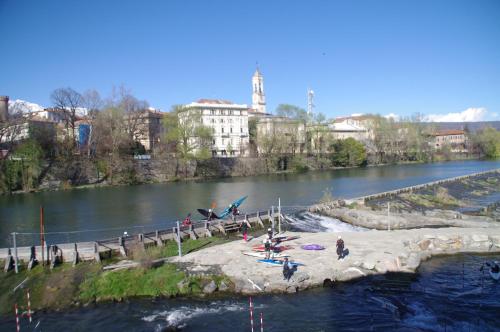 Acqua Piatta - L'Ostello del Canoa – Ivrea, NY