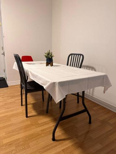 Chambre Lumineuse et Confortable near Oratoire St-Joseph