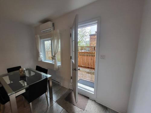 Chambre Lumineuse et Confortable near Oratoire St-Joseph