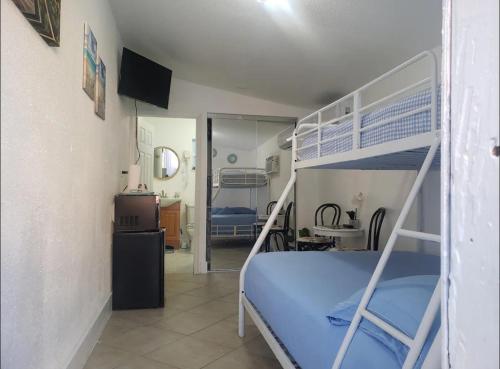 B6 Best Value on Private Bedroom with Private Bathroom in Little Havana, Miami, Broward