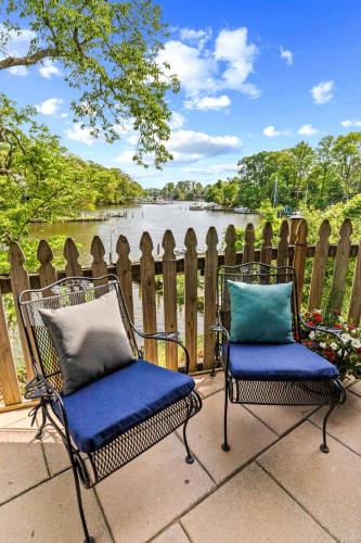 Riverview Retreat On Warehouse Creek in Edgewater, USA