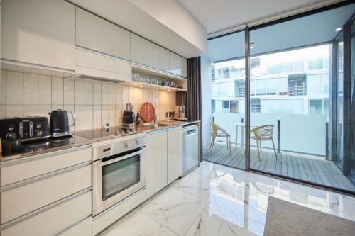 Pavilions Marina Apartment 102 - Wynyard Quarter Viaduct Harbour, Auckland (photo 9)