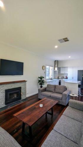 Charming Large Home: Modern Comfort and Convenience