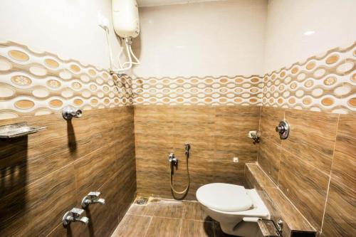 Hotel Krishna Naroda - image 2