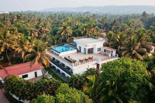 Ashore by Vista, Beachfrom 6BHK, ultra luxurious with Infinity pool, SPA at Morjim, Morjim (photo 3)