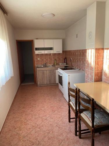 Pišta-pause (Pista-pause) in 比哈奇