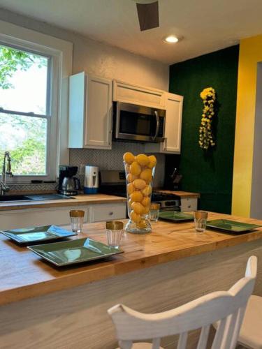 Tranquil Home, Master Suite, Zen room, Pittsburg, Canton Avenue, Banksville in Pittsburgh, USA
