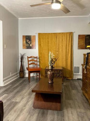Tranquil Home, Master Suite, Zen room, Pittsburg, Canton Avenue, Banksville in Pittsburgh, USA