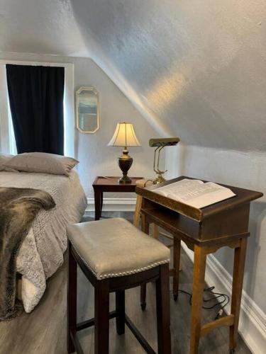 Tranquil Home, Master Suite, Zen room, Pittsburg, Canton Avenue, Banksville in Pittsburgh, USA