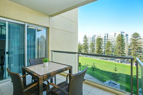 Pier Apartment - Glenelg Views - No 506