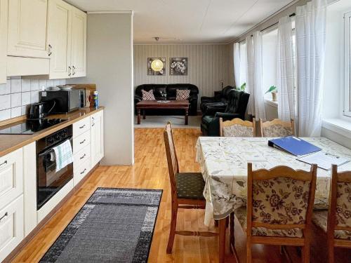Two-Bedroom Holiday home in Farstad 1
