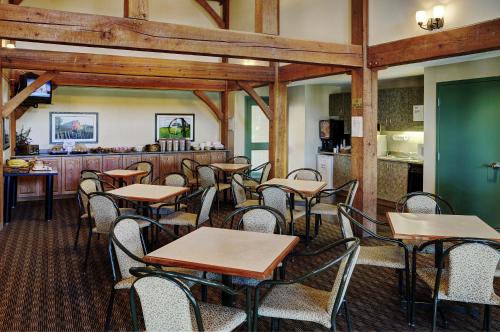 Lakeview Inns & Suites - Okotoks