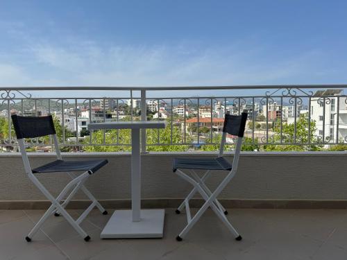Double Room with Balcony image 3