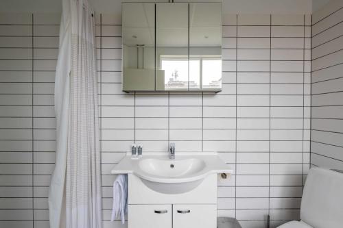 Apartment with Private Balcony in central Copenhagen City - image 7