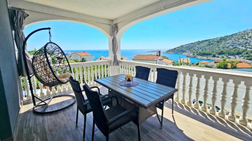 Apartment with Sea View image 8