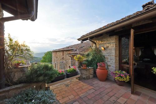 Splendida casa in sasso in borgo