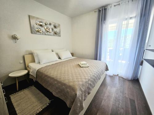 Apartment with Sea View image 1