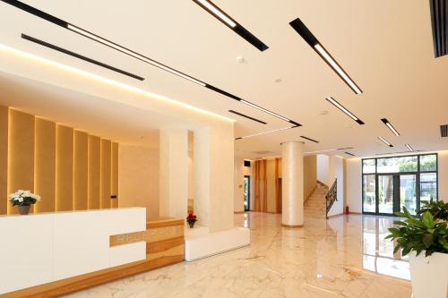 Grand White City Hotel