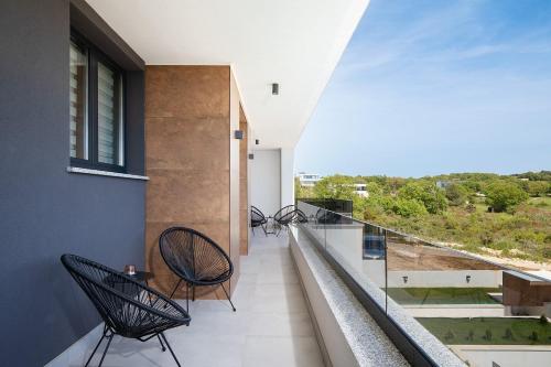 Villa Infinity Gem in เมดูลิน