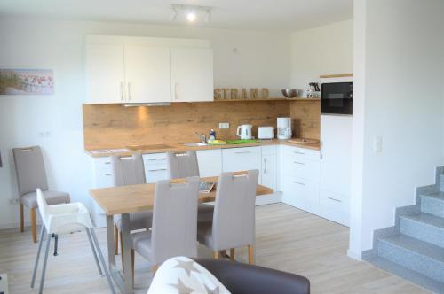 2 bedrooms, 3 beds