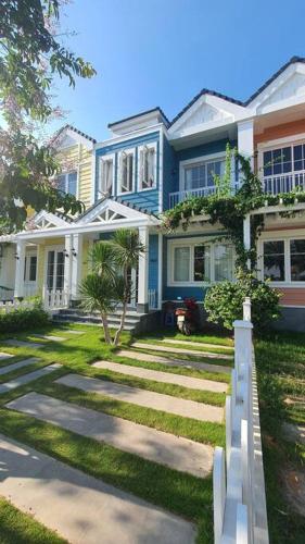 Nhà phố ven Biển view hồ cho 6-8 pax
