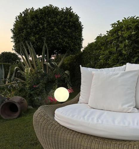 Un'oasi di relax con giardino sul mare!