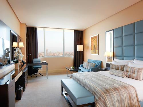 Executive Suite image 4