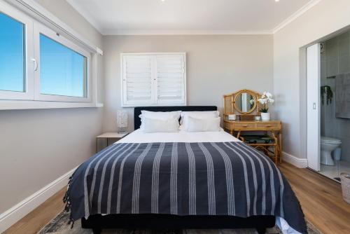 Lagoon Beach Penthouse - image 10