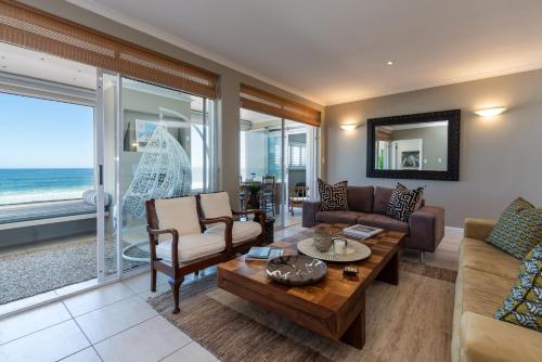 Lagoon Beach Penthouse - image 2