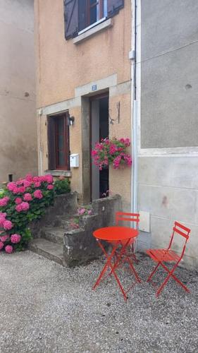 La Petite Maison à Beaulieu (La Petite Maison a Beaulieu) in 多爾多涅河畔博利厄