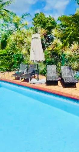 Waterfront, Scenic Home, With Pool, 3 Miles From Equestrian Activities