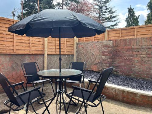 4 bedroom, sleeps 8, 30 seconds from beach, games table, The Mumbles (foto 7)