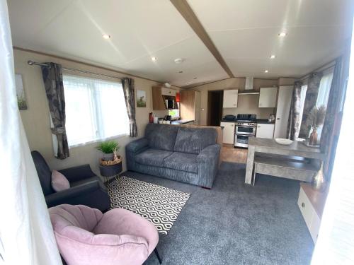 3 bedroom caravan on luxury Devon Holiday Park