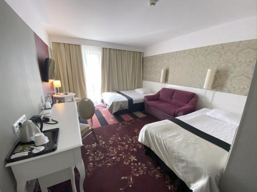room detail thumbnail 1