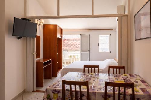 Standard Two-Bedroom Apartment image 7