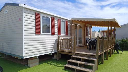 Mobil-home avec terrasse couverte - Camping - Fréjus