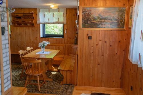 Seadmed, Hiška Gmajna (Hiska Gmajna) in Slovenj Gradec