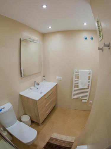 Immaculate 2-Bed Apartment in Pego - image 12