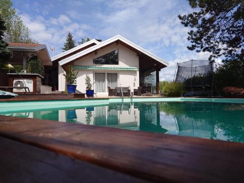 Large villa with pool and views, closeby Annecy lake