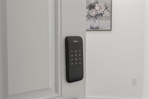 New Season Royals, Airport West