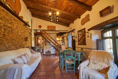 Navalgatos de El Tragaluz in 福恩泰耶里多斯