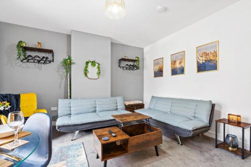 Amazing Family Apartment, Sleeps 6, Cot, Work desk, Birmingham (photo 9)