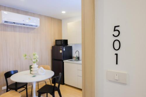 빠뚜남의 아파트먼트 (62m², 침실 3개, 프라이빗 욕실 3개) - 주방
