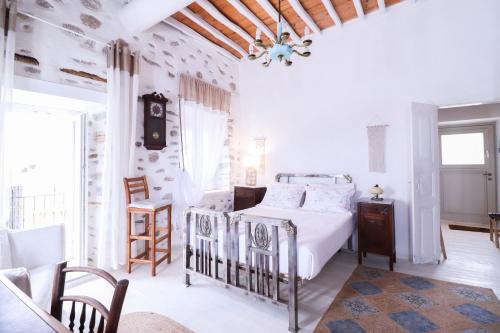 Rustic house in Ano Syros, Áno Sýros (photo 3)