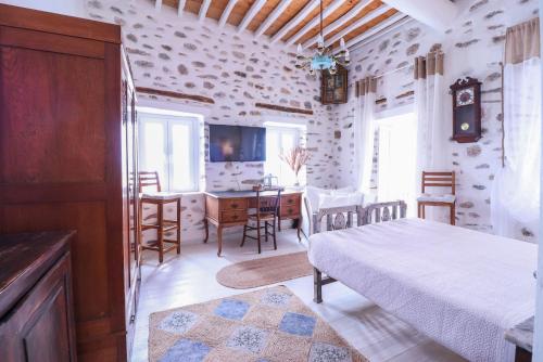 Rustic house in Ano Syros, Áno Sýros (photo 4)