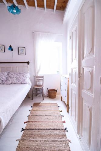 Rustic house in Ano Syros, Áno Sýros (photo 6)