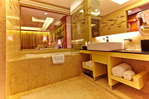 room detail thumbnail 2