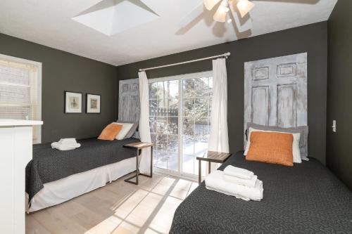 Piccolo Cottage - Great Location - Walking distance to Douglas Beach! - image 14