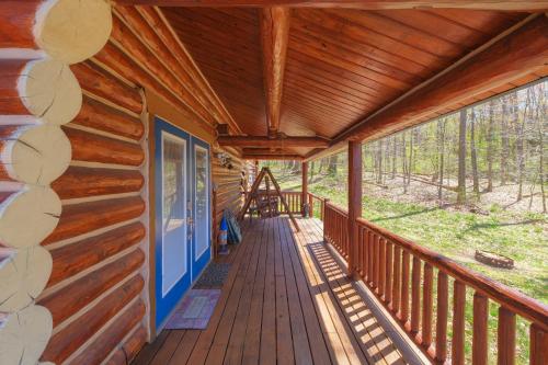 Log cabin- Lake- kayaks- close to South Haven in Paw Paw